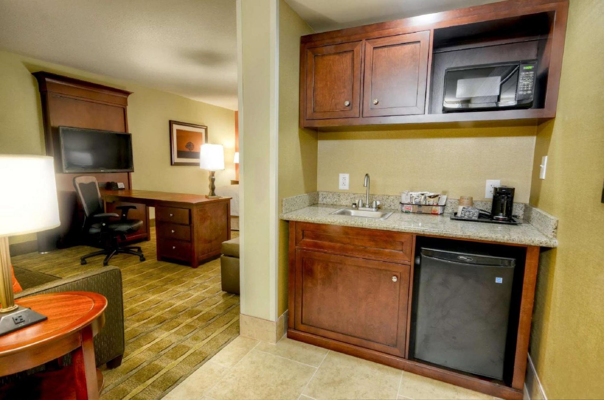 Hampton Inn & Suites Тифтон Экстерьер фото