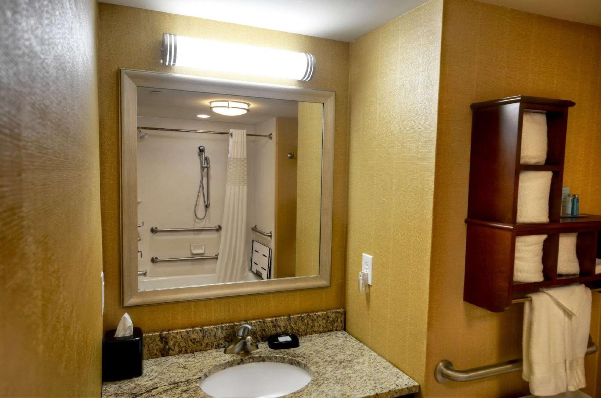 Hampton Inn & Suites Тифтон Экстерьер фото